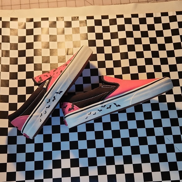 Warped Tour RARE bats Slip on Vans Size 7.5 Women's Men's 6 - Picture 5 of 16